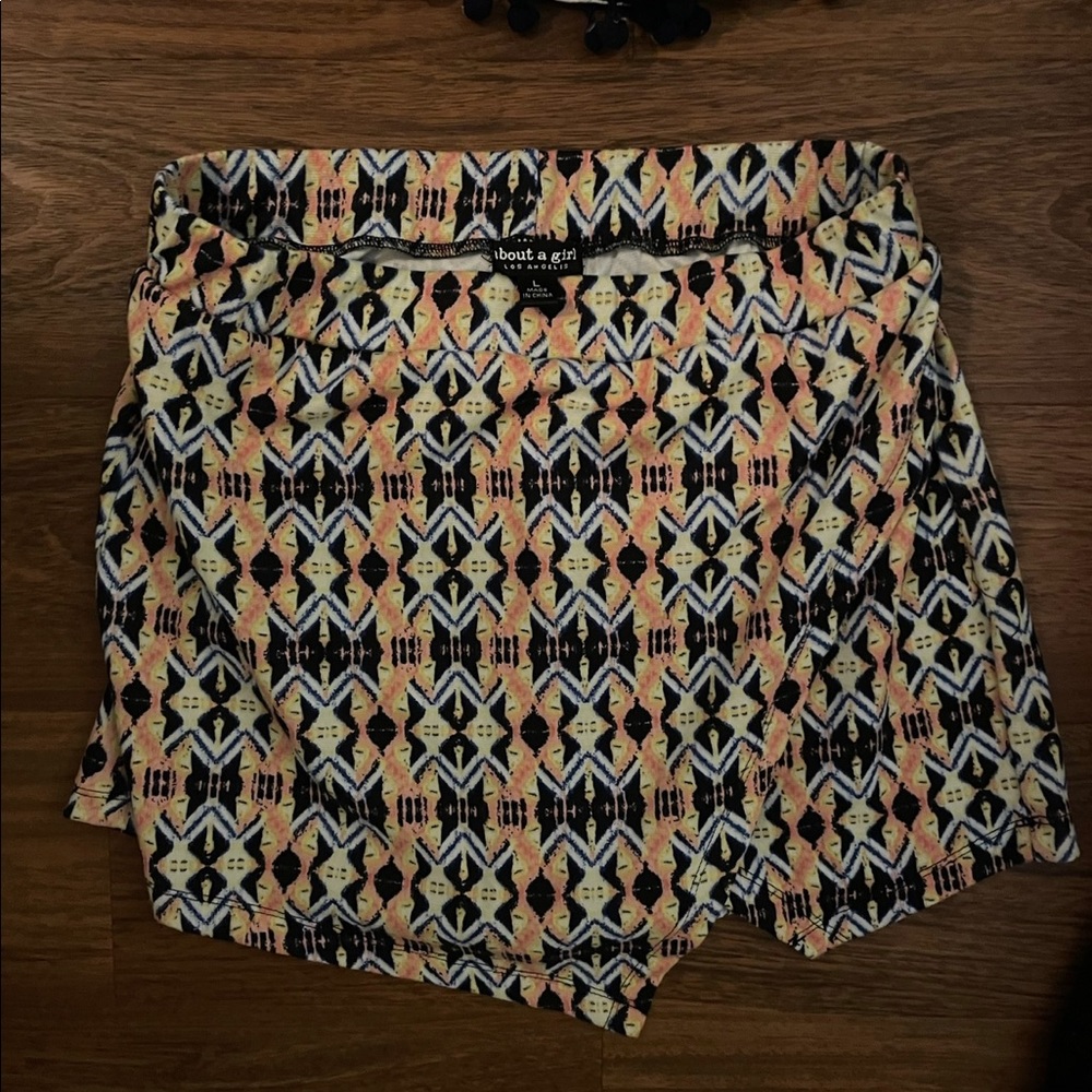 Multicolored Skort. Skirt in the front, shorts in the back. High waisted.